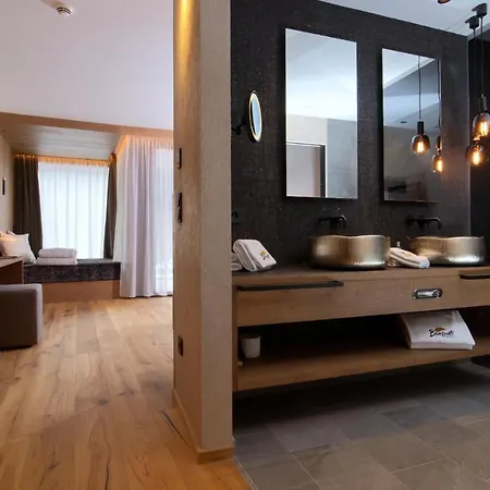 Hotel Bonfanti Design Chienes